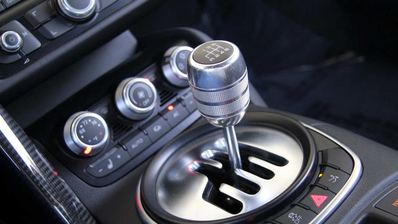 Are manual transmission cars better for racing?